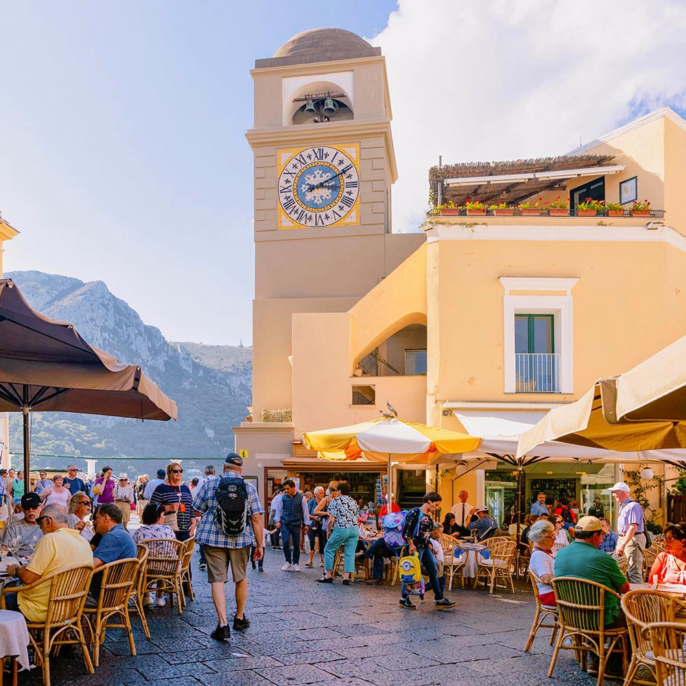 Escursione di un Giorno da Amalfi a Capri - Trasferimento in Costiera Amalfitana e Tour in Barca dell'Isola di Capri